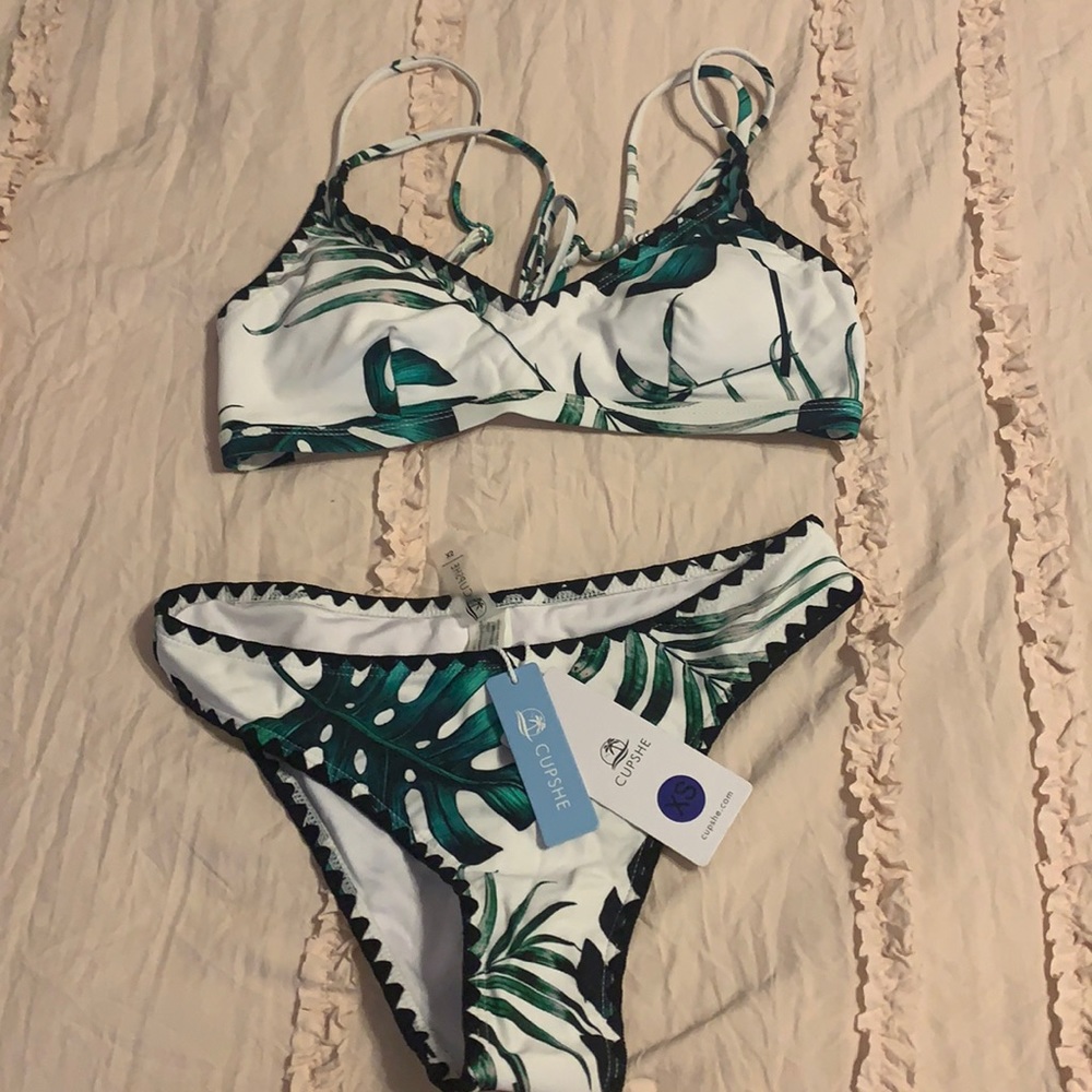 Women’s bathing suit